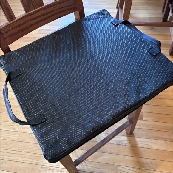 Purple Seat Cushion with Handle - Picture 3 of 3